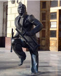 Памятник ломающему костыли